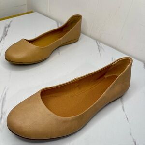 Sun + Stone Tan Ballet Flats - Classic Slip-On Style Size 8.5M